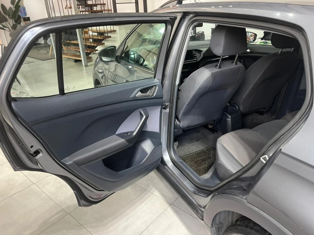 imagen 0 de vehiculo con id 2140